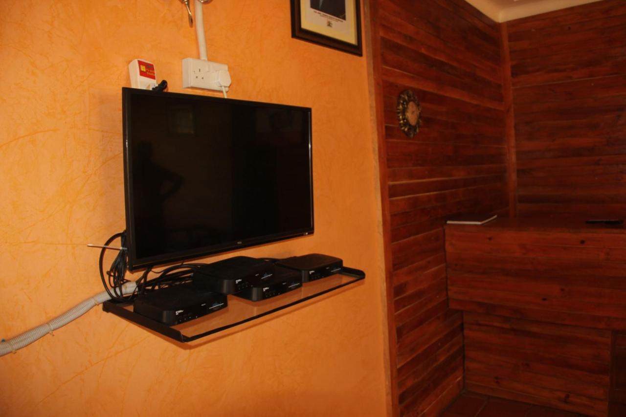 Saltek Forest Cottages Masindi ภายนอก รูปภาพ