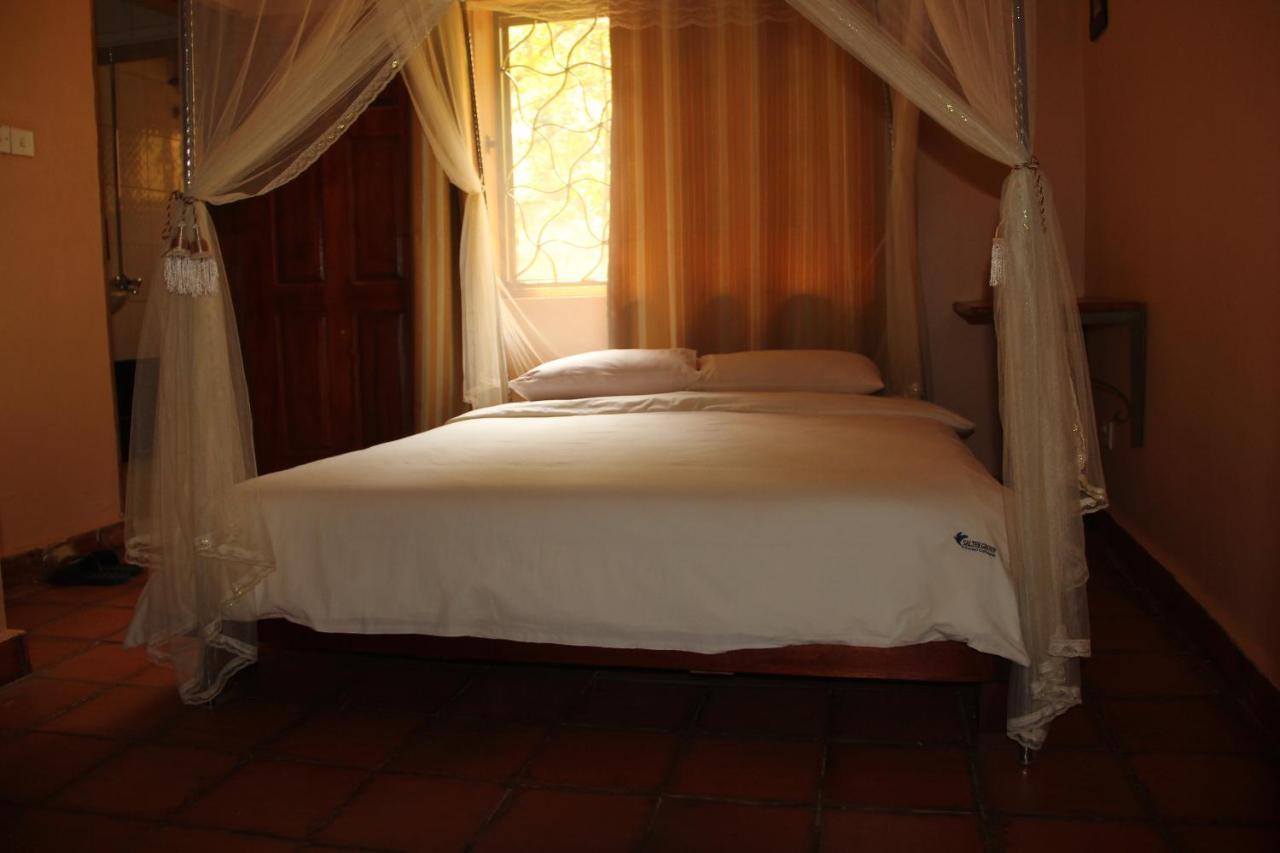 Saltek Forest Cottages Masindi ภายนอก รูปภาพ